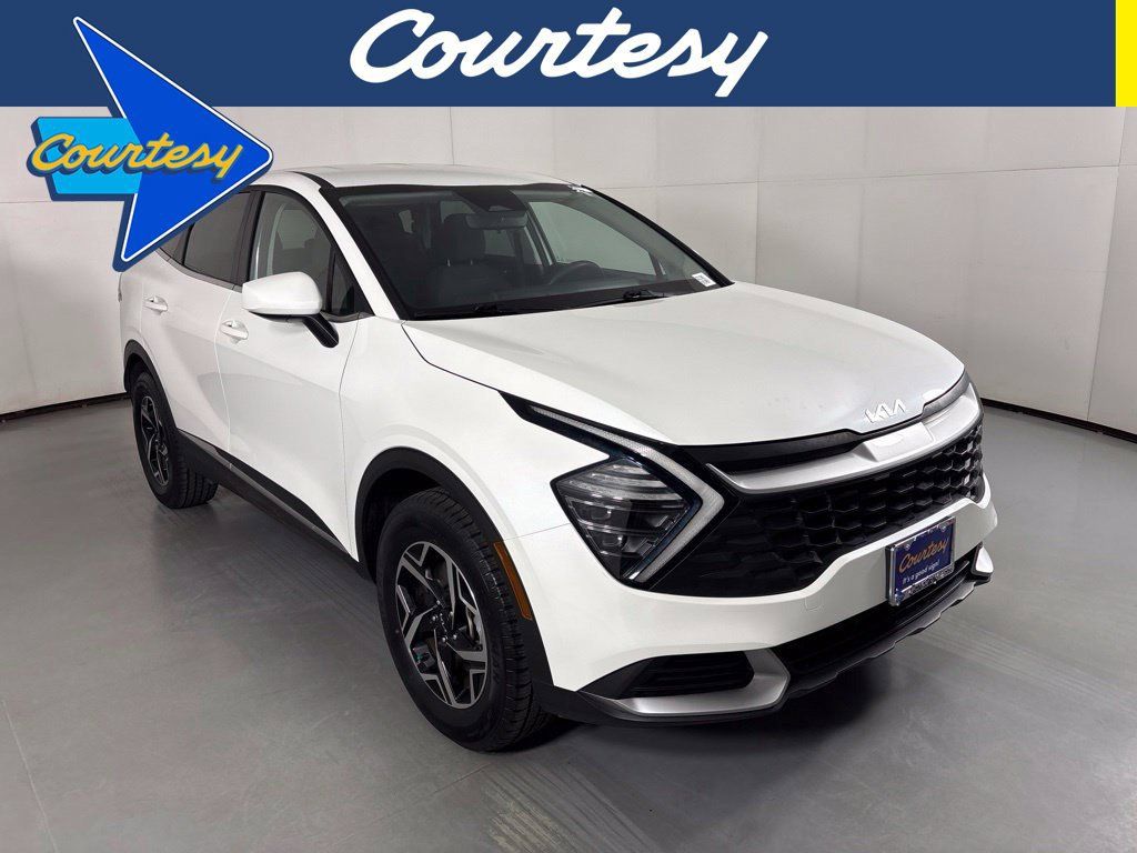Used 2024 Kia Sportage LX AWD/4WD image 1