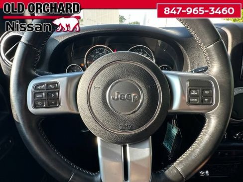 Used 2016 Jeep Wrangler Unlimited Rubicon AWD/4WD image 23