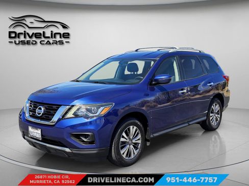 Used 2018 Nissan Pathfinder S FWD image 1