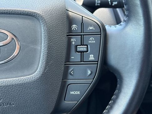 Used 2023 Toyota Prius LE FWD image 28