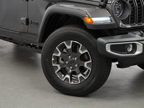 New 2026 Jeep Gladiator Sport AWD/4WD image 3