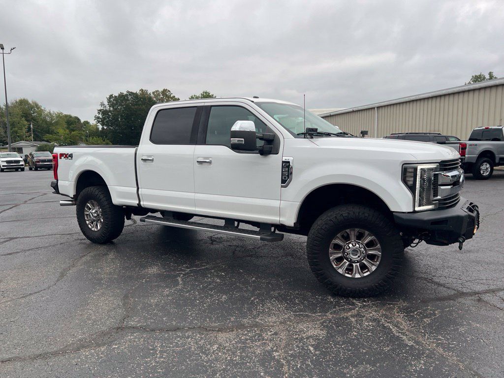 Used 2017 Ford F250 XLT w/ XLT Premium Package AWD/4WD image 2