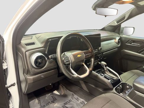 Used 2024 Chevrolet Colorado LT w/ LT Convenience Package image 9