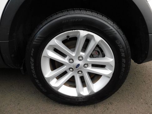 Used 2014 Ford Explorer XLT w/ Equipment Group 201A image 25