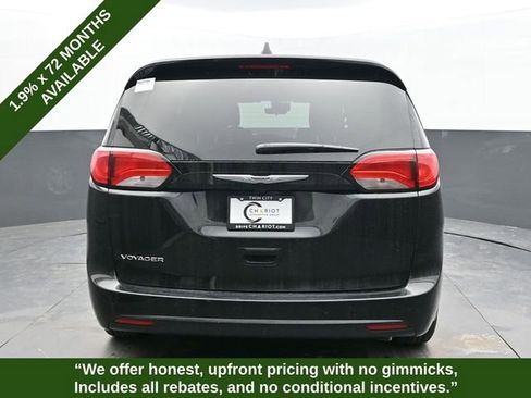 New 2026 Chrysler Voyager LX image 5