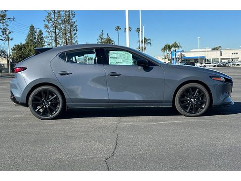 New 2026 MAZDA MAZDA3 Hatchback w/Premium Plus Pkg image 4