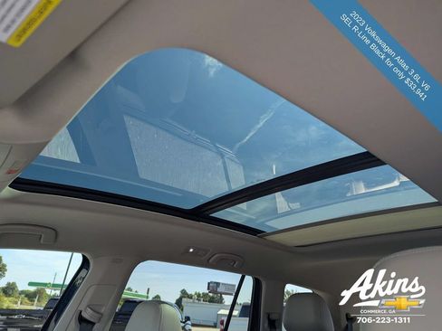 Used 2023 Volkswagen Atlas SEL R-Line AWD/4WD image 22