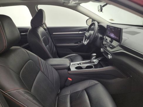 Used 2023 Nissan Altima 2.0 SR FWD image 21
