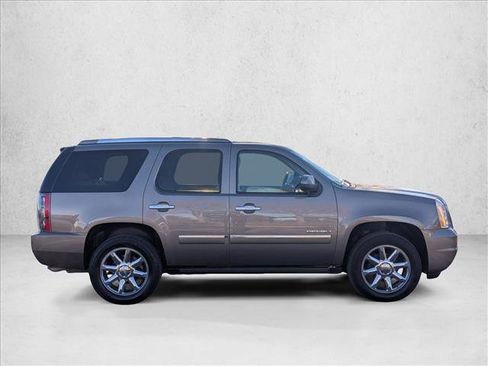 Used 2014 GMC Yukon Denali image 4