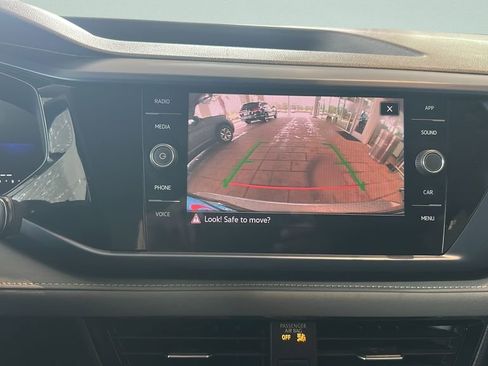 Used 2024 Volkswagen Taos SE image 17