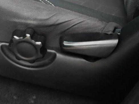 Used 2016 Toyota Tacoma TRD Off-Road w/ Towing Package image 18