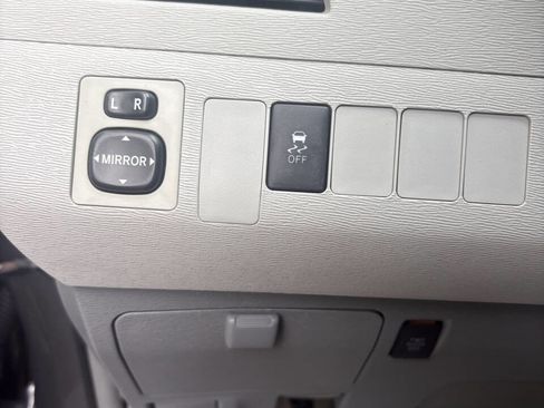Used 2014 Toyota Sienna LE FWD image 29