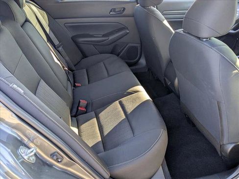 Used 2024 Nissan Altima 2.5 S FWD image 18