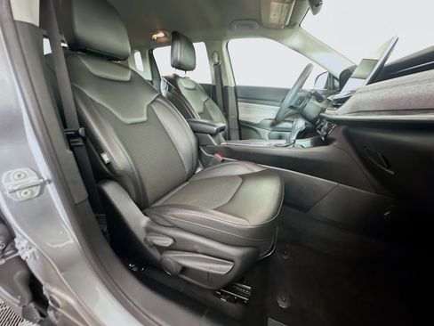 Used 2022 Jeep Compass Latitude FWD image 29