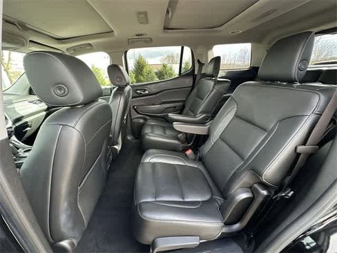 Used 2018 GMC Acadia SLT image 19