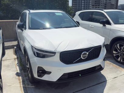 New 2026 Volvo XC40 B5 Plus w/ Protection Package Premier
