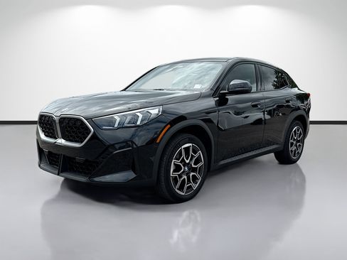 Used 2025 BMW X2 xDrive28i AWD/4WD image 7