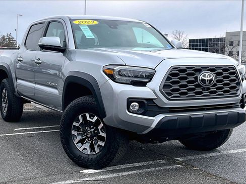 Used 2023 Toyota Tacoma TRD Off-Road image 2