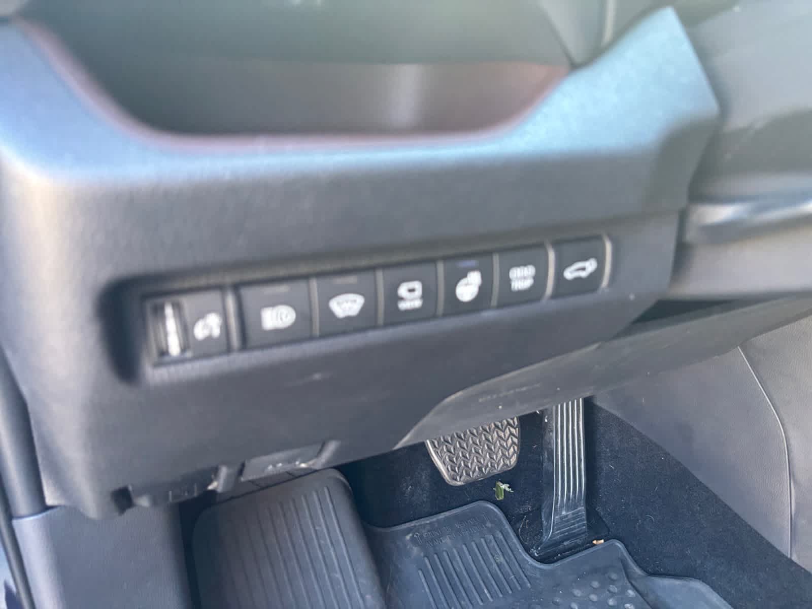 Used 2025 Toyota RAV4 Limited w/ Advanced Technology Package AWD/4WD image 11