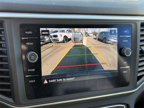 Used 2020 Volkswagen Atlas SE w/ Towing Package image 11