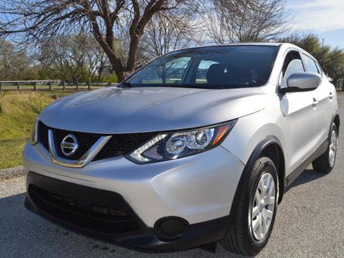 Used 2018 Nissan Rogue Sport S image 1