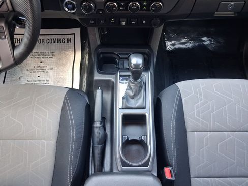 Used 2023 Toyota Tacoma TRD Off-Road w/ Technology Package AWD/4WD image 22