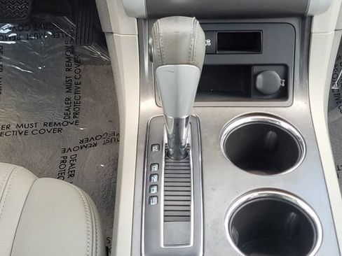 Used 2009 Chevrolet Traverse LT FWD image 18