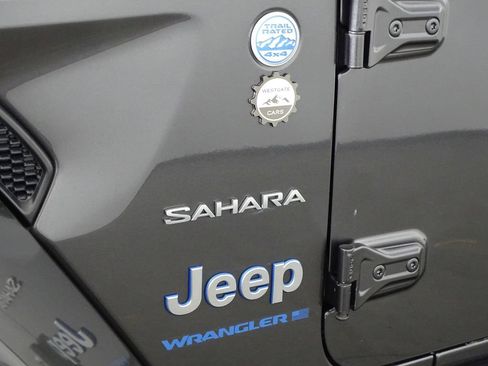 Used 2023 Jeep Wrangler Unlimited Sahara AWD/4WD image 42