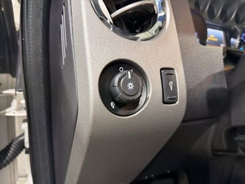 Used 2014 Ford F250 Lariat w/ Chrome Package AWD/4WD image 12