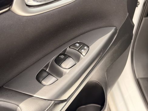 Used 2017 Nissan Sentra SV FWD image 18