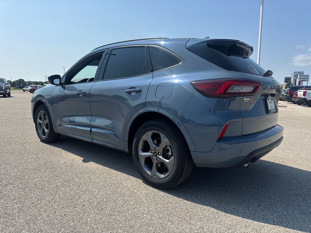 Used 2024 Ford Escape ST-Line w/ Tech Pack #1 FWD image 4