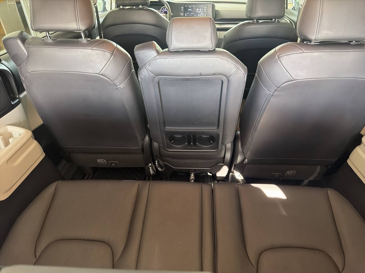 Used 2024 Kia Carnival LX FWD image 24