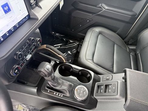 New 2025 Ford Bronco Badlands image 34