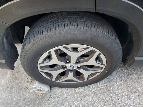 Used 2023 Subaru Forester Premium image 10