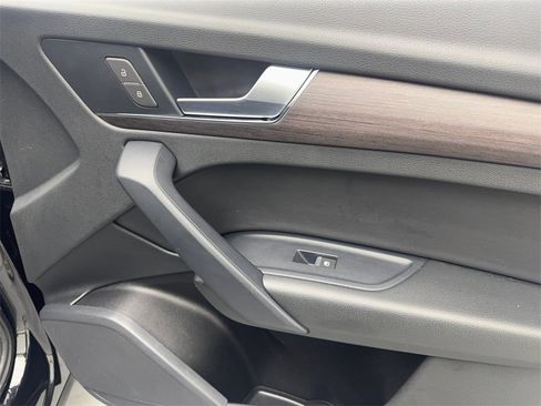 Used 2022 Audi Q5 2.0T Premium w/ Convenience Package image 50