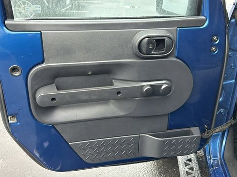 Used 2010 Jeep Wrangler Unlimited Sport image 10