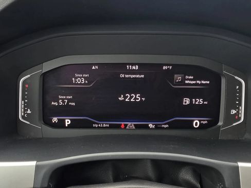 Used 2022 Volkswagen Atlas Cross Sport SE w/ Panoramic Sunroof Package FWD image 16