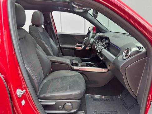 Used 2022 Mercedes-Benz GLB 250 w/ AMG Line image 15