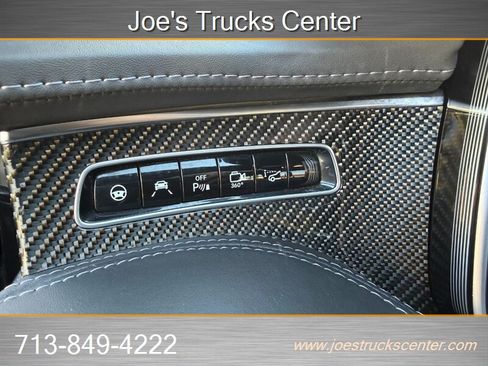 Used 2017 Mercedes-Benz S 63 AMG 4MATIC Cabriolet w/ Driver Assistance Package image 96