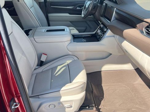 Used 2021 GMC Yukon Denali w/ Denali Premium Package image 29