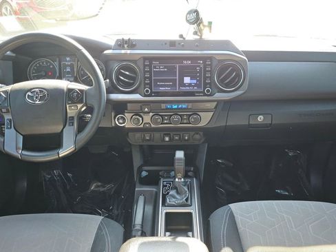 Used 2021 Toyota Tacoma TRD Sport AWD/4WD image 18