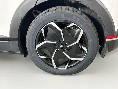 Used 2024 Hyundai Ioniq 5 SEL RWD image 11