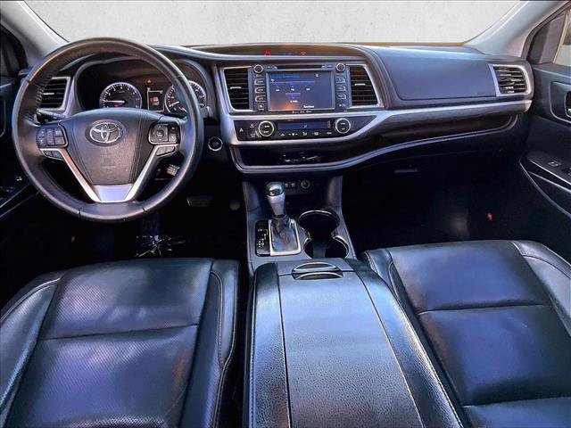 Used 2017 Toyota Highlander Limited FWD image 16