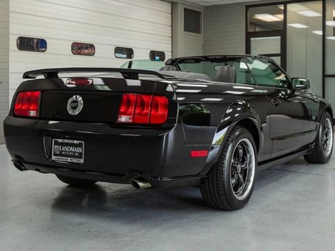 Used 2005 Ford Mustang GT RWD image 31