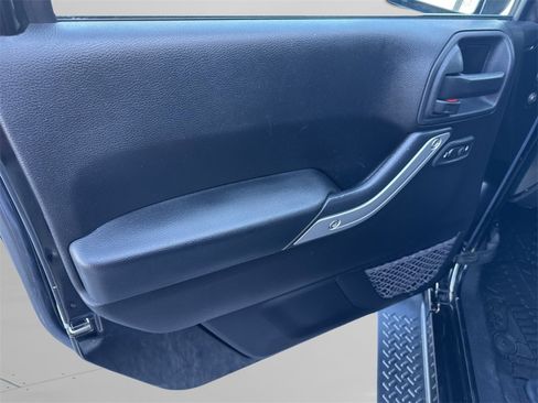 Used 2015 Jeep Wrangler Unlimited Sahara w/ Dual Top Group image 30