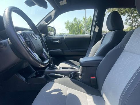 Used 2023 Toyota Tacoma TRD Sport AWD/4WD image 13