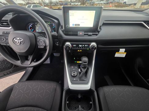 Used 2025 Toyota RAV4 XLE image 17