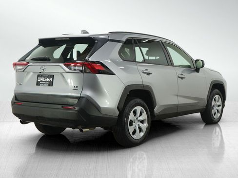 Used 2020 Toyota RAV4 LE image 5