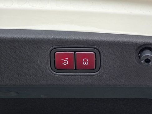 Used 2019 Mercedes-Benz CLS 450 w/ Driver Assistance Package image 9