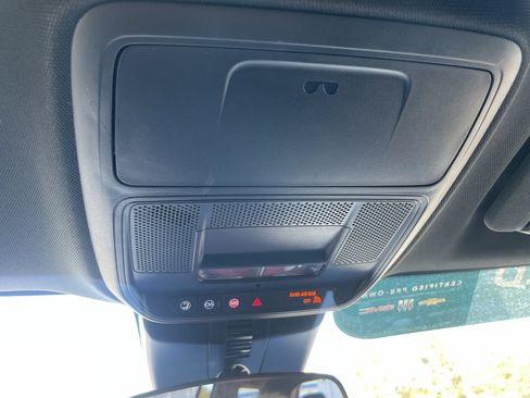 Certified 2025 Chevrolet Traverse LT image 24